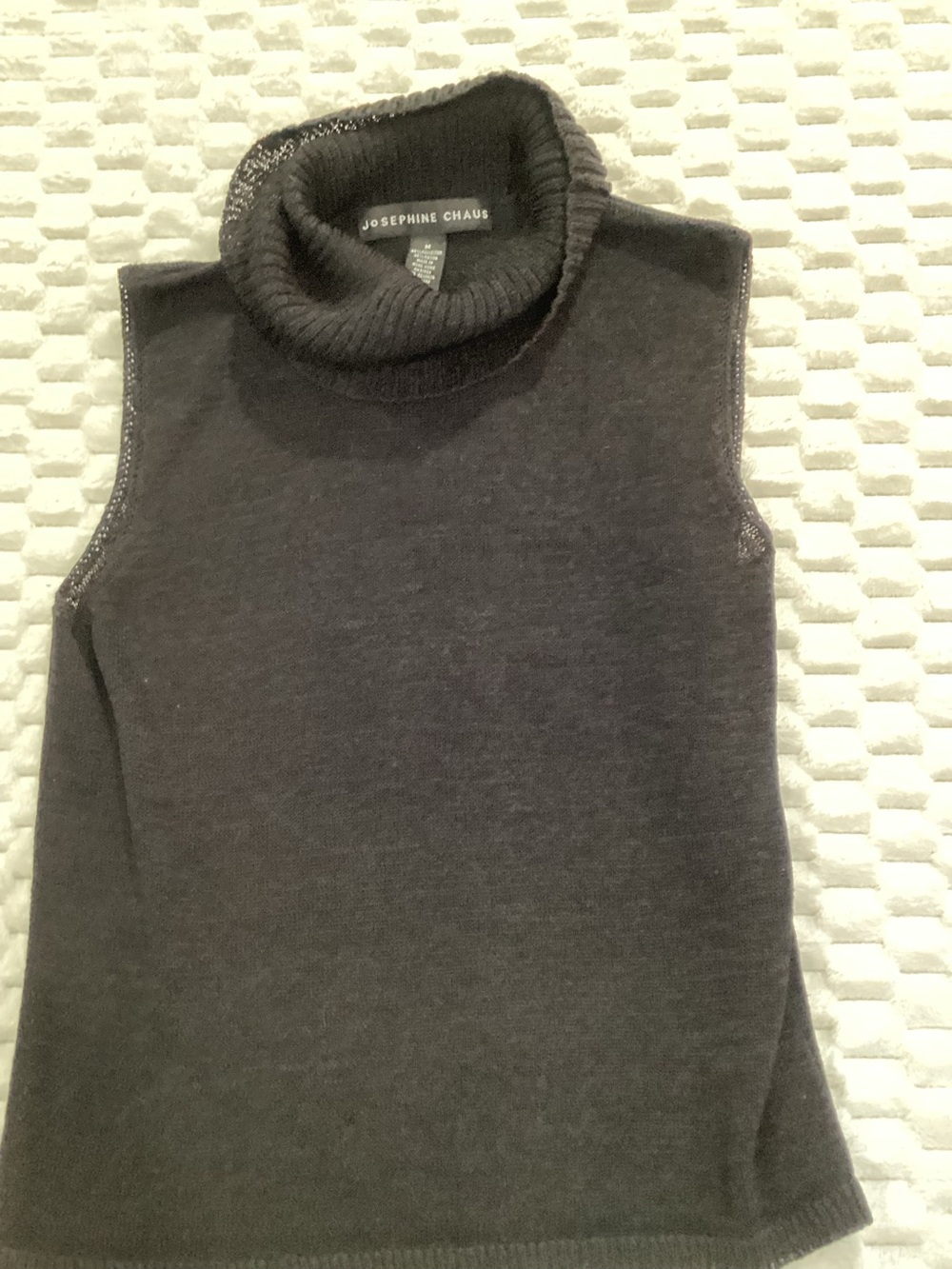 Josephine Chaus Black Ribbed Turtleneck Sleeveless Top size medium 421